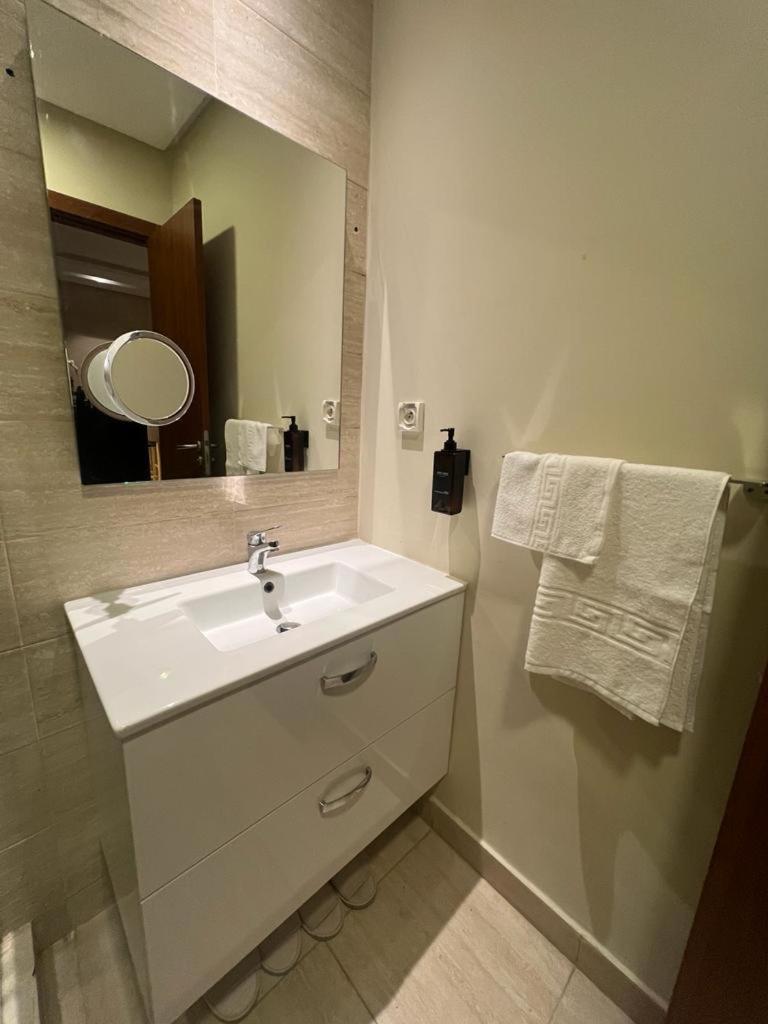 Superbe Prêt Du Centre Avec Piscine Appartement Marrakesh